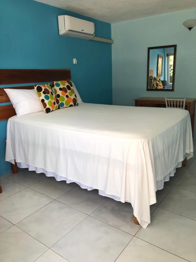 Airport Beach Hotel Montego Bay Exteriér fotografie