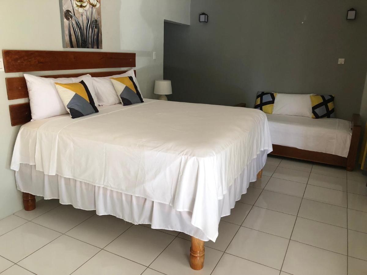 Airport Beach Hotel Montego Bay Exteriér fotografie