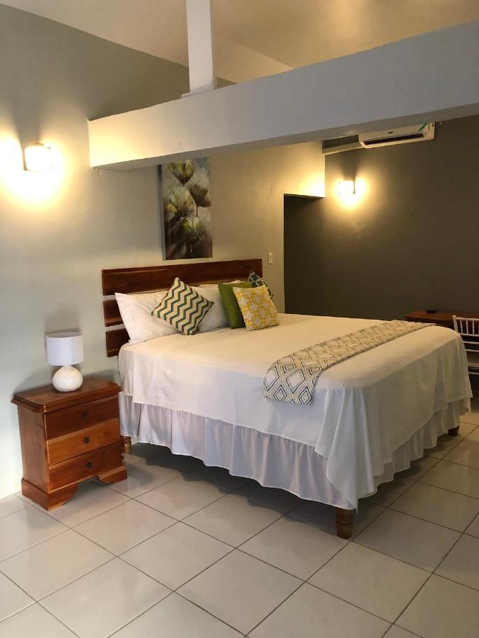 Airport Beach Hotel Montego Bay Exteriér fotografie