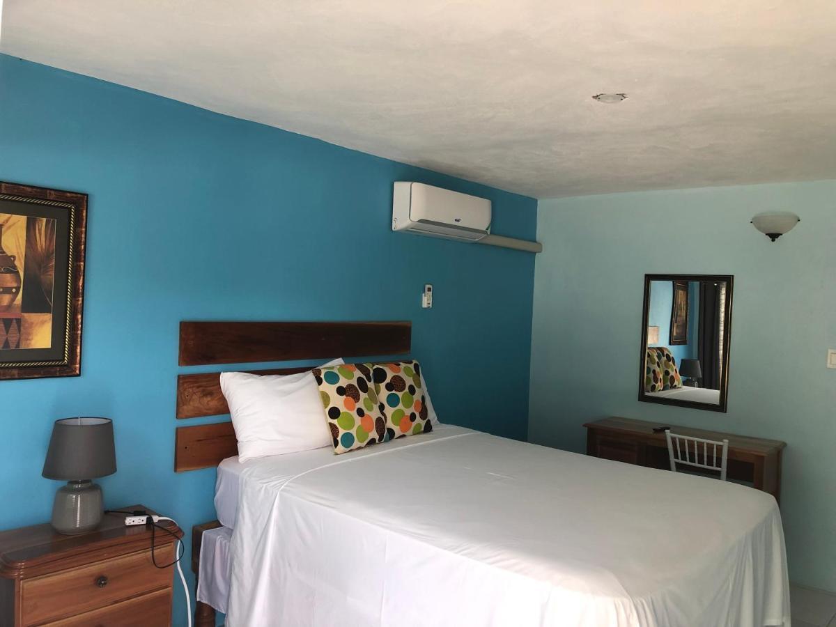 Airport Beach Hotel Montego Bay Exteriér fotografie